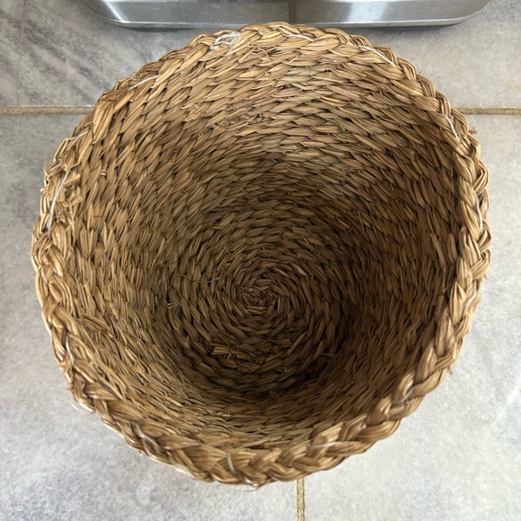 Natural Woven Basket - Picture 3 of 4